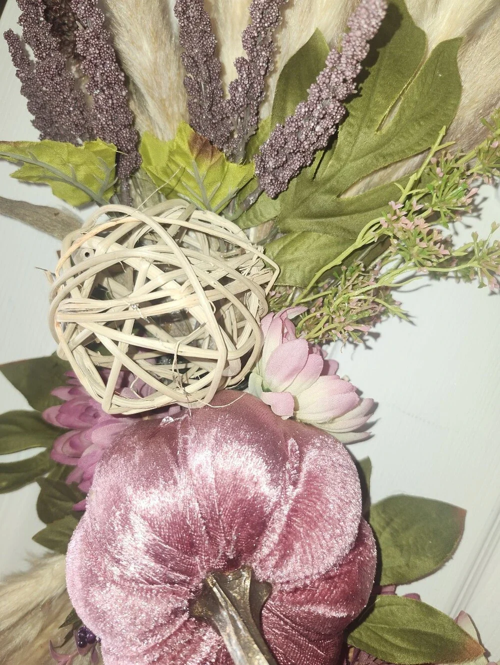 Fall Wreath, Mauve Pink & Creamy Natural. Faux Mums & Pumpkin, Approx 22